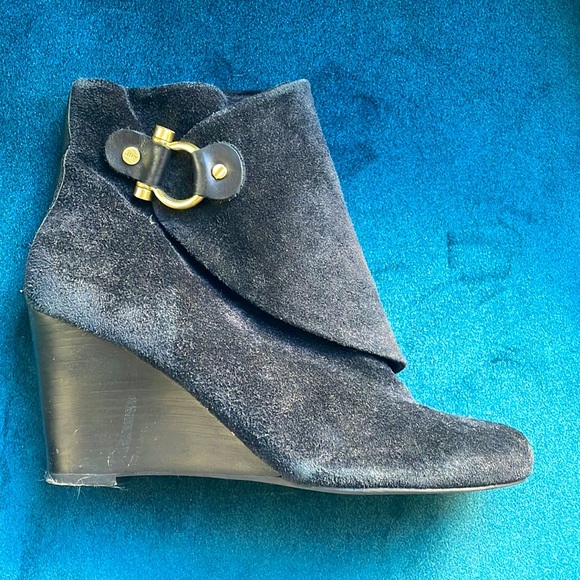 Jones New York Black Wedge Booties with Gold Detailing - Picture 2 of 5